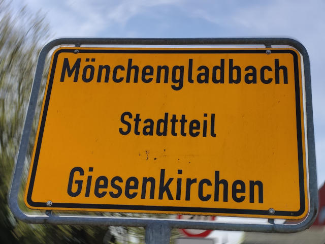 Ein Stadtteilschild von Mönchengladbach Giesenkirchen